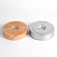 Socle rotatif avec lumières colorées, base LED pour l'art du verre avec 4 modes de rotation et 8 modes d'éclairage, électrique, fonctionne sur piles