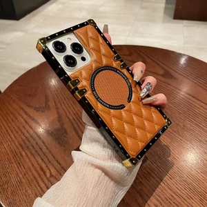 Vente en gros <span class=keywords><strong>de</strong></span> design haut <span class=keywords><strong>de</strong></span> gamme <span class=keywords><strong>de</strong></span> luxe pour étui <span class=keywords><strong>de</strong></span> téléphone magnétique en cuir PU avec treillis <span class=keywords><strong>de</strong></span> diamant pour iPhone couverture <span class=keywords><strong>de</strong></span> téléphone portable - Product Image 5