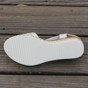 Nouvelles sandales romaines d'été pour femmes à semelle compensée épaisse en métal et à semelle élastique large - Product Image 3