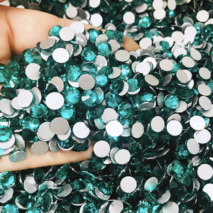Diamantes de imitación piedra de uñas redonda para teléfono Yantuo Glass parte posterior plana no caliente Fix Crystal <span class=keywords><strong>Cristal</strong></span> SS20 Navidad verde <span class=keywords><strong>2</strong></span> bolsas sin plomo - Product Image 3