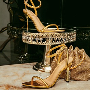 Sandalias de tacón alto para mujer, novedad de verano, a la moda, elegantes, populares, con punta abierta, talla grande, con tira única. - Product Image 4