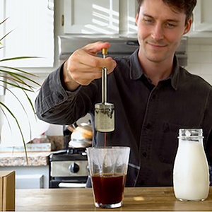 Moulin à café portable V3 avec couvercle inférieur pour un nettoyage facile, en acier inoxydable, micro-pressoir français, pour voyage, maison, camping, 350 ml, minimaliste - Product Image 4