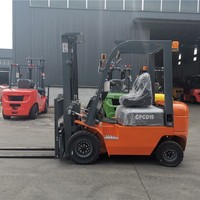 Chariot élévateur diesel 1,5 tonne (1500 kg) à moteur à combustion interne, compact, robuste, en promotion pour la logistique d'entrepôt