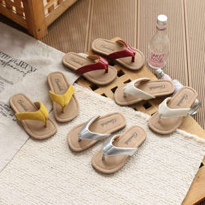 Sandalias de verano 2026 para niñas, chanclas de playa de color liso, calzado plano para vacaciones, estilo romántico. - Product Image 1