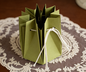 Custom kraft paper shopping bags with handles, eco-friendly and durable, suitable for retail and packaging. - Product Image 5