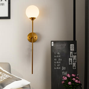 Lampe murale design nordique moderne Minimaliste Créative Lumière LED dorée Luxe pour salon ou chambre à coucher E26 Acier inoxydable - Product Image 3