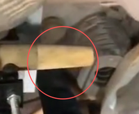 Machine à confectionner des pointes de bâtons en bois pour manches de pelle et de houe