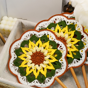 Éventail Art Déco au Crochet Fait Main Écologique – Techniques Traditionnelles du Patrimoine Immateriel – Tissu 100% Coton et Fibre de Bambou pour la Maison - Product Image 2
