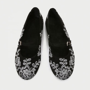 Zapatos de Mujer Primavera/Verano 2026, Zapatos Planos de Ballet con Bordado, Punta Redonda, Estilo Mary Jane, Negros - Product Image 4
