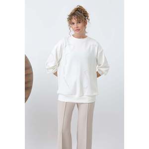 เสื้อสเวตเชิ้ตผู้หญิงแบบมีประดับตกแต่งด้วยหิน ยี่ห้อ Soul สีเอครู ทรงสวมใส่สบาย เหมาะสำหรับใส่ลำลอง - Product Image 4
