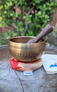 En venta Juego de cuencos tibetanos para cantar Cuenco de sonido de meditación para yoga y curación espiritual Hecho de metal - Product Image 5