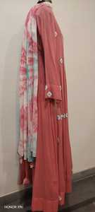 Vestido Maxi Rosa con Cuello en V, Bordado a Mano con Diseño de Puntos, Corte Holgado, Manga Larga, Informal, Tejido de Algodón y Fibra de Bambú - Product Image 2
