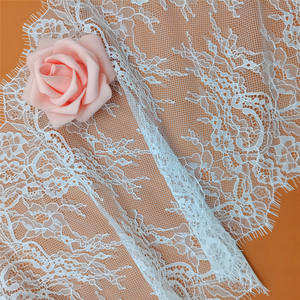 E1463 Tela Jacquard <span class=keywords><strong>de</strong></span> Encaje <span class=keywords><strong>de</strong></span> Pestañas, Adorno <span class=keywords><strong>de</strong></span> Encaje <span class=keywords><strong>de</strong></span> Flores Blancas y Negras Suaves, 3 Metros <span class=keywords><strong>de</strong></span> Largo, Ropa Elegante y Usada, Vestidos - Product Image 4