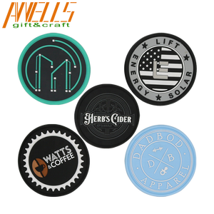 Высококачественные экологичные нашивки из мягкого ПВХ без минимального заказа, с индивидуальным тисненым логотипом, 3D, 2D, плоские, в форме цветка, любого размера, оптом для одежды - Product Image 3