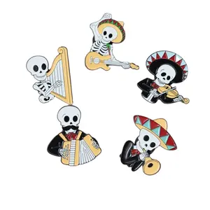 Geen Minimale Fabriek Custom Hard Zacht Emaille Anime Cartoon Muziek Party Accordeon Gitaar Spookachtige Seizoen Set Metal Badge Pins