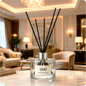 Diffuseur de parfum QHD Iris & Oak-moss, parfum <span class=keywords><strong>d</strong></span>'ambiance floral terrestre élégant, vente en gros <span class=keywords><strong>et</strong></span> étiquette personnalisée - Product Image 3