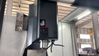 Centre d'usinage vertical CNC de haute précision ML 1167 avec cadre robuste, guidage linéaire et système ATC pour la fabrication de moules et de pièces métalliques