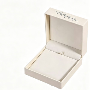 Boîtes cadeaux rigides de luxe rouges personnalisables avec ruban pour la veille de Noël en <span class=keywords><strong>vente</strong></span> - Product Image 1