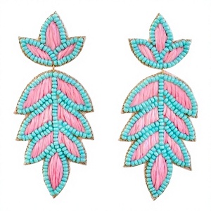 Boucles d'oreilles pendantes fantaisie en forme de cœur rose classique, ornées de perles, pour femme, bijoux de fête, boucles d'oreilles mignonnes et élégantes pour mariage - Product Image 4