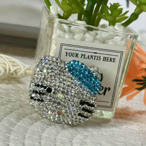 Bracelet populaire en perles acryliques colorées avec breloque chat mignon et strass, compatible avec les coques de téléphone et les porte-clés, idéal pour la création de bijoux. - Product Image 6
