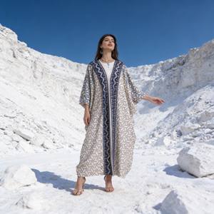 Abaya de luxe élégante en polyester avec strass thermocollants pour femmes musulmanes, vente en gros personnalisée - Product Image 4