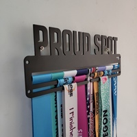 Support mural métallique personnalisé pour médailles, avec logo gravé au laser gratuit, style art populaire et design personnalisable – Vente en gros