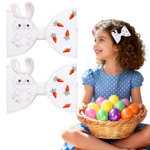 Pinza para el pelo de niña con diseño de conejo de Pascua y zanahoria bordada, lazo hecho a mano y punta de pico de pato de cuero PU - Product Image 1