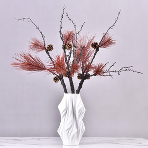 Ramas <span class=keywords><strong>de</strong></span> pino rojo artificial al por mayor con agujas <span class=keywords><strong>de</strong></span> pino y piñas <span class=keywords><strong>para</strong></span> decoración <span class=keywords><strong>de</strong></span> interiores, exteriores, Navidad, festivales, hogar, jardín y mesa. - Product Image 3