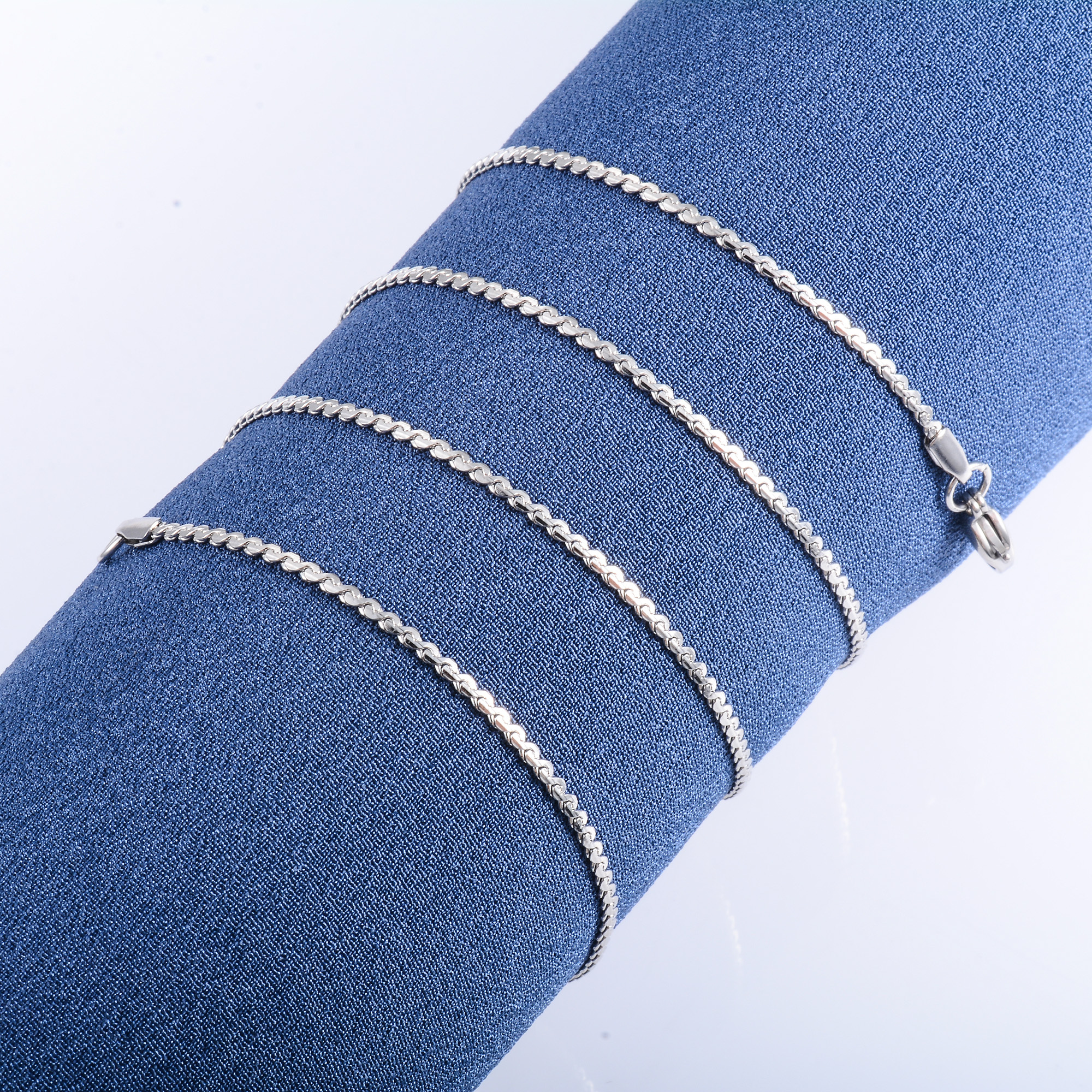 1.5mm Wide Silver