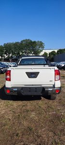 Nueva Camioneta con Volante a la Izquierda, Asientos de Cuero Negro, Tracción 4x4 Turbo, en Venta - Product Image 6