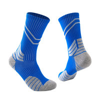 Chaussettes de basket-ball de football élite pour hommes en polyester bon marché personnalisées Nouveau design Motif de lettre de tube moyen Caractéristique antibactérienne d'automne