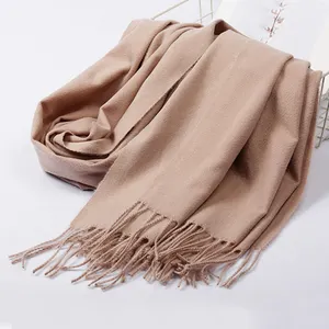 Logo personnalisé 200*70cm mode longue couleur unie châle pashmina polyester cachemire hiver écharpe femmes avec pompon