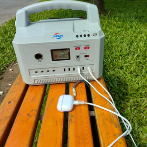 Centrale Électrique Solaire Portable 2024 de Haute Qualité 1000W 2000W avec Sortie AC/DC, Démarreur de Batterie, Télécommande et Recharge Sans Fil - Product Image 4