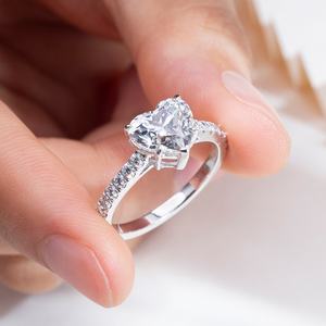 Messi Gems MSR-1814 Or blanc 18 carats Forme de cœur Diamant Bijoux pour femmes - Product Image 3