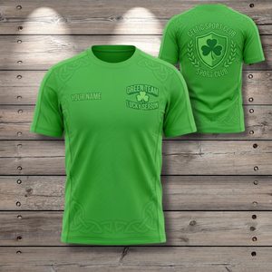 Maglietta Personalizzata per il Giorno di San Patrizio, Verde, Squadra Portafortuna, Nome Personalizzato, T-Shirt Unisex, Design Sportivo Celtico - Product Image 1
