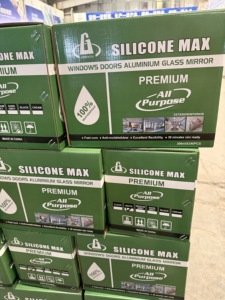 Scellant en silicone multi-usages haute performance pour la réparation des toits et des gouttières extérieurs - Product Image 5