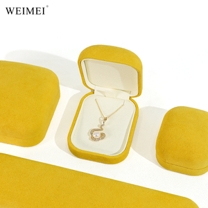 กล่องกำมะหยี่สีเหลือง WEIMEI สั่งทำโลโก้ได้ สำหรับแหวน สร้อยคอ กำไล ต่างหู บรรจุภัณฑ์ร้านขายเครื่องประดับระดับไฮเอนด์ - Product Image 4
