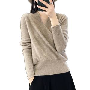 Pull en <span class=keywords><strong>laine</strong></span> tricoté à col croisé amincissant en fibre de cellulose régénérée pour femme – Nouveau style automne-hiver, ample, élégant et polyvalent - Product Image 5