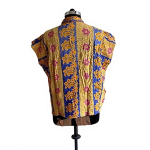 Chaqueta Étnica Reversible de Manga Corta, Multicolor, con Estampado Floral, 100% Algodón, Transpirable, con Costuras Kantha Tradicionales Indias - Product Image 4