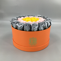 Boîtes en carton personnalisées faites à la main pour les fleurs - Emballage décoratif avec papier couché et lamination brillante