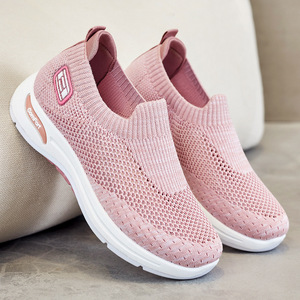 Zapatos de mujer 2025, nuevo modelo de verano, calzado deportivo informal de malla transpirable con suela suave para mamá, sin cordones, para comercio exterior. - Product Image 2