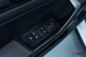 2026 T-ROC 300TSI DSG 2WD Édition Starlight Conduite à Gauche 1.5T Essence 5 Portes 5 <span class=keywords><strong>Places</strong></span> SUV Compact Voitures Familiales - Product Image 6