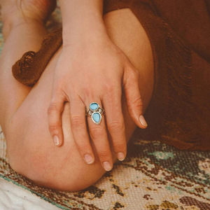 Anello da donna vintage con goccia d'acqua e conchiglia ovale, elegante gioiello classico da indossare tutti i giorni - Product Image 4