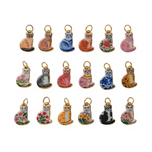 Dijes de Gato Esmaltados Pintados a Mano, Dijes de Gato Esmaltados Bañados en Oro de 18K al por Mayor - Product Image 3