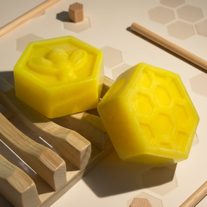 Jabón Artesanal de Colmena de Abejas al por Mayor, Jabón <span class=keywords><strong>en</strong></span> Barra Hidratante para Lavado Facial con Proteína de Seda Hidrolizada y Aceite Esencial de Rosa - Product Image 3