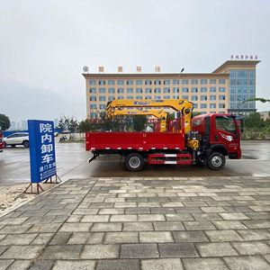 Grue à flèche droite Sinotruk, équipement hydraulique robuste pour la manutention de matériaux de construction avec siège surélevé - Product Image 3