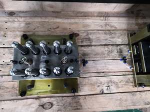 Máquina de moldeo por inyección Vertical de 85 toneladas para zapatillas, cubiertas móviles, pluma, sandalia, juguete - Product Image 3