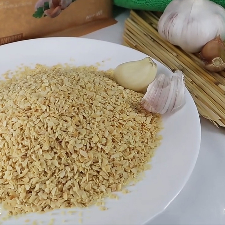 Premium Raw Dried Garlic Flakes Sliced