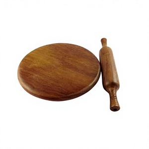 Planche à rouler les chapatis en bois de couleur marron, design tendance, forme ronde, taille personnalisée, pour une vente en forte croissance - Product Image 1