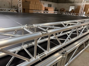 Système de treillis de scène en alliage d'aluminium, 8x5x6m, structure d'éclairage à installation rapide pour spectacles et événements, personnalisable - Product Image 3